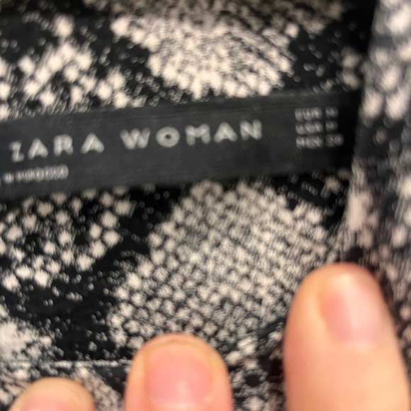 2/40$𝅺SNAKE print Zara  short sleeve tunic size m - Picture 2 of 7